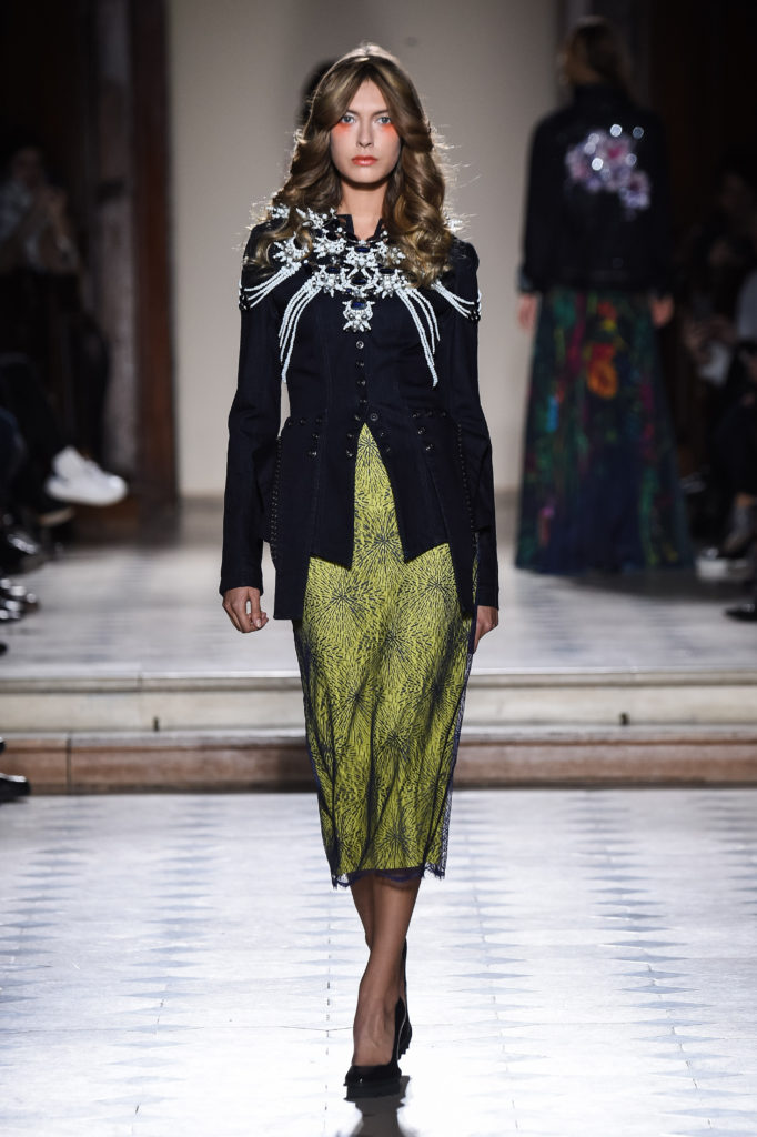 Julien Fournie, Women model catwalking during the Paris Haute Couture fashion shows, summer 2016Julien Fournie, Women model catwalking during the Paris Haute Couture fashion shows, summer 2016